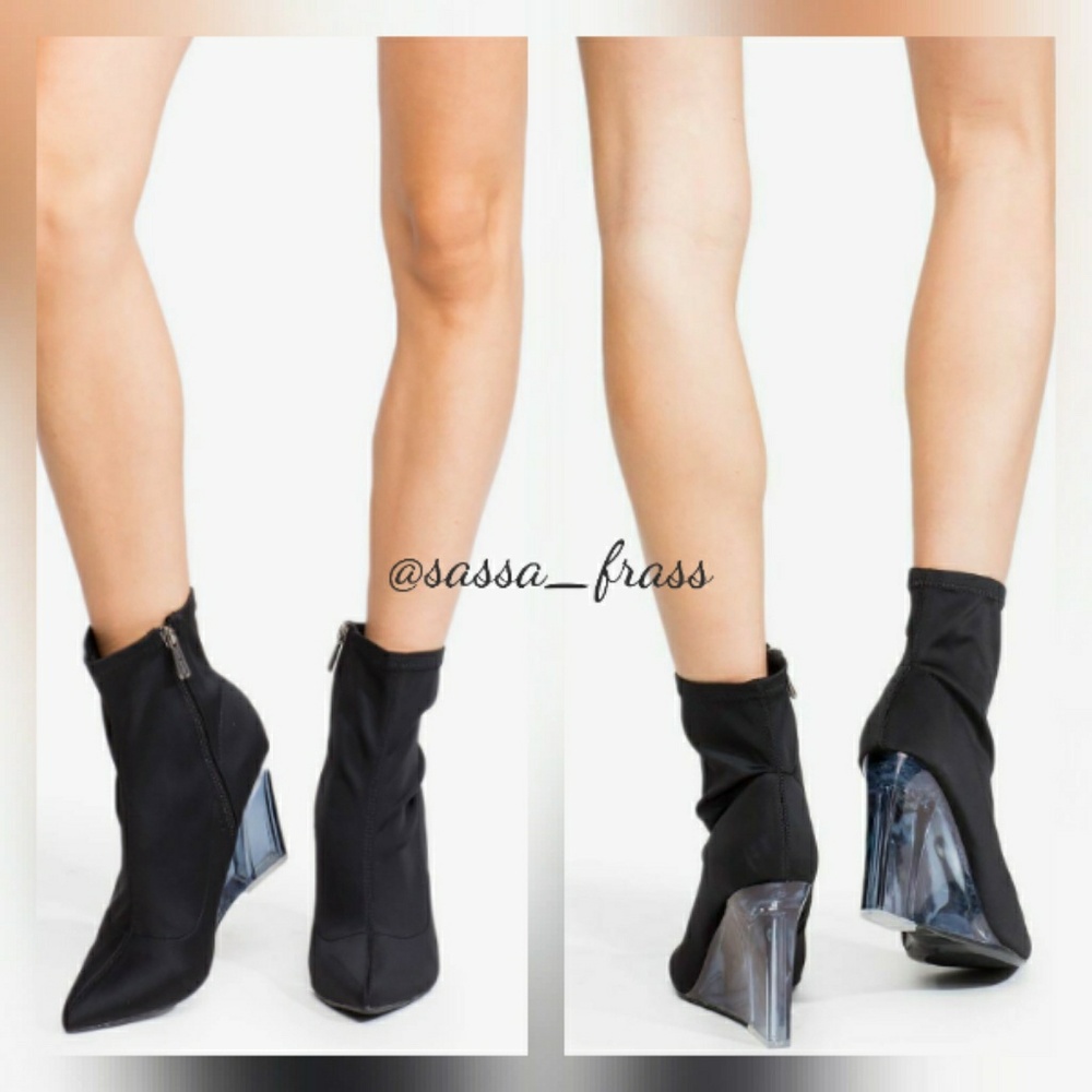 1 Left Satin Booties, Size 8m Nib - image 1